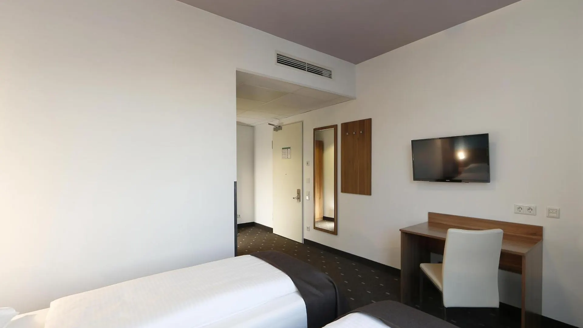 B&B Hotel Berlin City-Ost 3*,