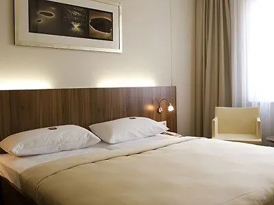 B&B Hotel Berlin City-Ost 3*,